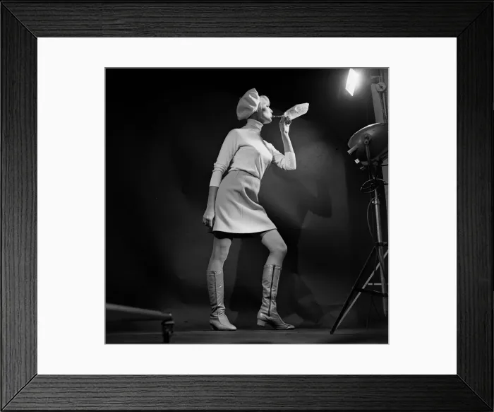Framed Print : Marion Gordon, 1960s model Framed Print : Marion Gordon, 1960s model