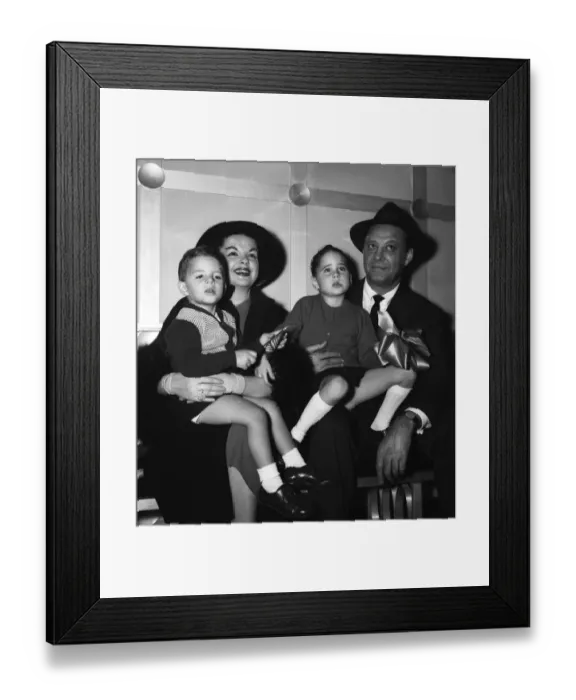 Framed Print : Judy Garland with her husband Sydney Luft and children at the Savoy Hotel in London 1957 Framed Print : Judy Garland with her husband Sydney Luft and children at the Savoy Hotel in London 1957