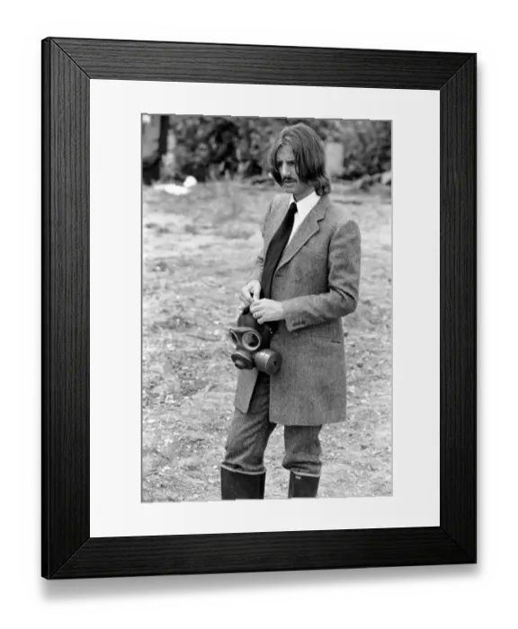 Framed Print : Peter Sellers Filming: Ringo Starr with gas mask on calling the people to come for their