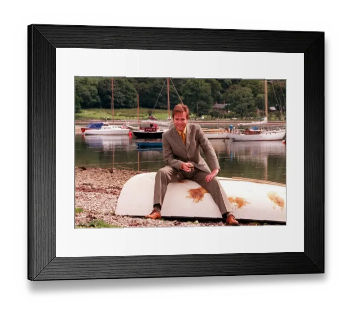 Framed Print : Ewan McGregor on the Isle of Arran July 1998 with glass of Loch Ranza whisky sitting