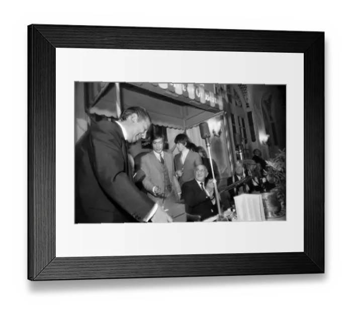 Framed Print : Variety Club of Great Britain Luncheon at the Savoy Hotel: L to R Framed Print : Variety Club of Great Britain Luncheon at the Savoy Hotel: L to R