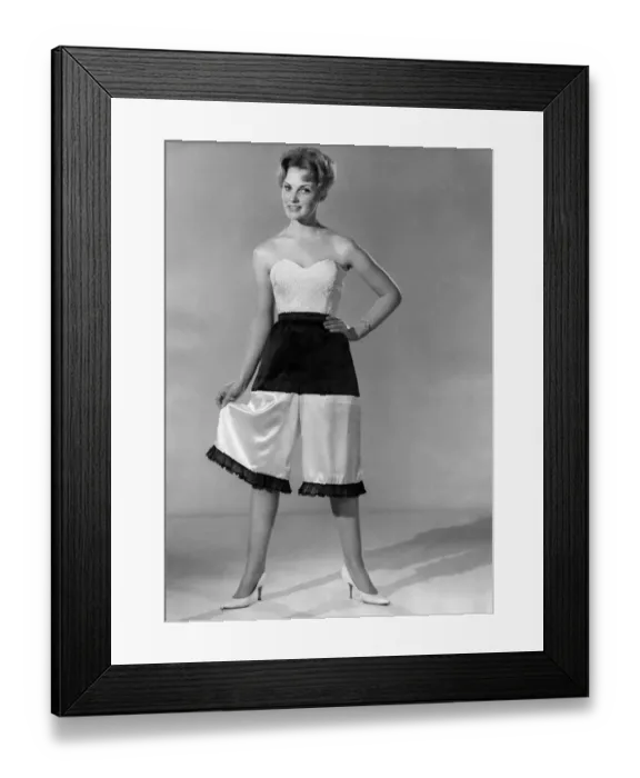 Framed Print : Reveille Fashions: Roma Reeves modelling culottes. September 1960 P006998 Framed Print : Reveille Fashions: Roma Reeves modelling culottes. September 1960 P006998