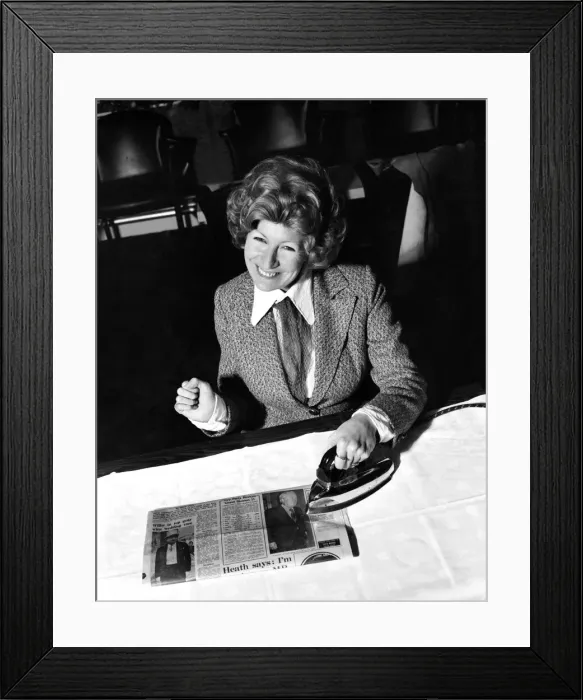 Framed Print : Singer: Faith Brown. February 1975 75-00738-007 Framed Print : Singer: Faith Brown. February 1975 75-00738-007