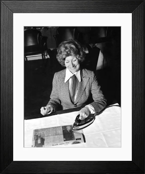 Framed Print : Singer: Faith Brown. February 1975 75-00738-004 Framed Print : Singer: Faith Brown. February 1975 75-00738-004
