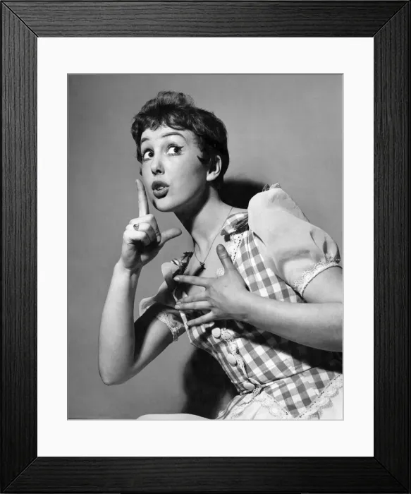 Framed Print : Actress Una Stubbs. P005307 Framed Print : Actress Una Stubbs. P005307