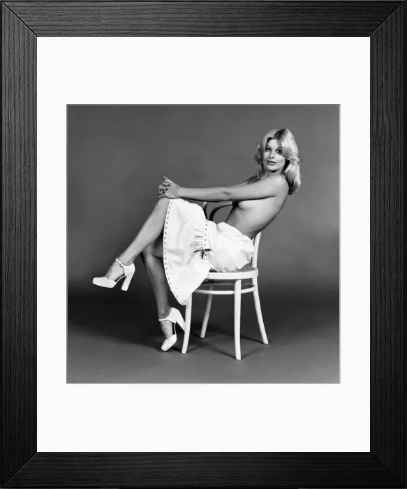 Framed Print : Womens: 1970s Fashionss  /  M: Jilly Johnson. January 1975 75-00001-014