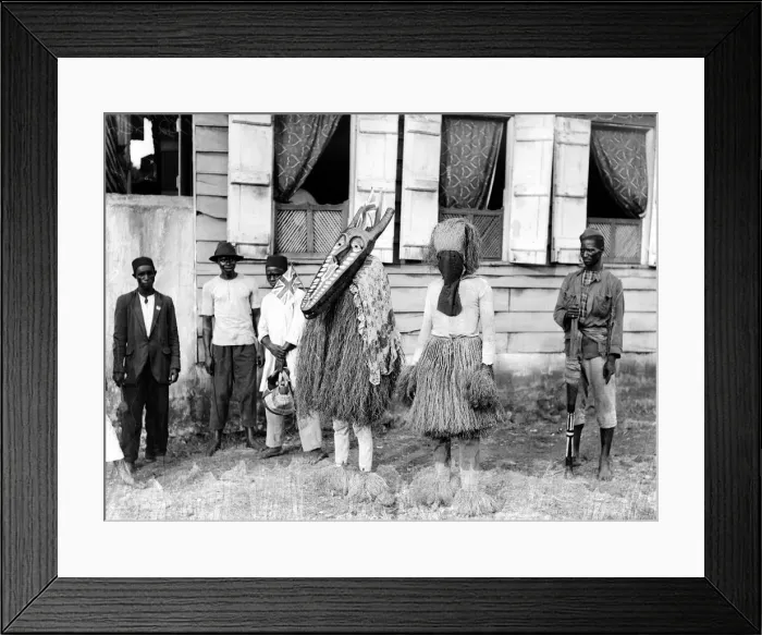 Framed Print : Bundu devil dancers'of Freetown in Sierra Leone, dressed in wooden masks Framed Print : Bundu devil dancers'of Freetown in Sierra Leone, dressed in wooden masks