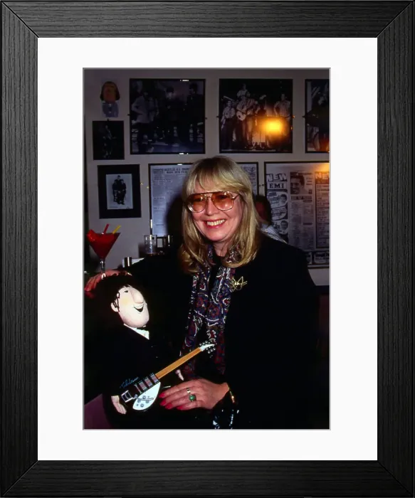 Framed Print : Cynthia Lennon at her pop memorabilia restaurant in 1989 Framed Print : Cynthia Lennon at her pop memorabilia restaurant in 1989