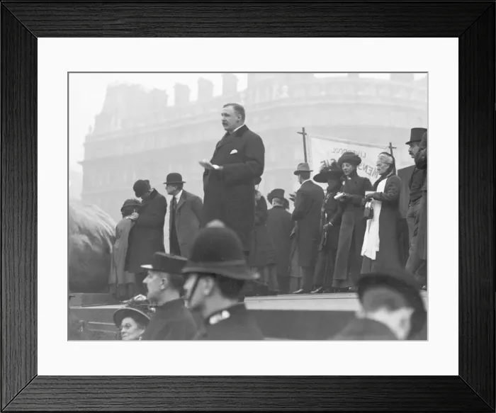 Framed Print : Sir William Chance address the supporters of the Suffragettes movement in Trafalgar Framed Print : Sir William Chance address the supporters of the Suffragettes movement in Trafalgar