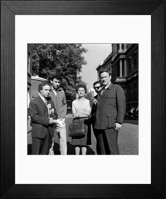 Framed Print : Wolf Mankowitz and friends handing a petition to No. 10 Downing Street asking for Framed Print : Wolf Mankowitz and friends handing a petition to No. 10 Downing Street asking for