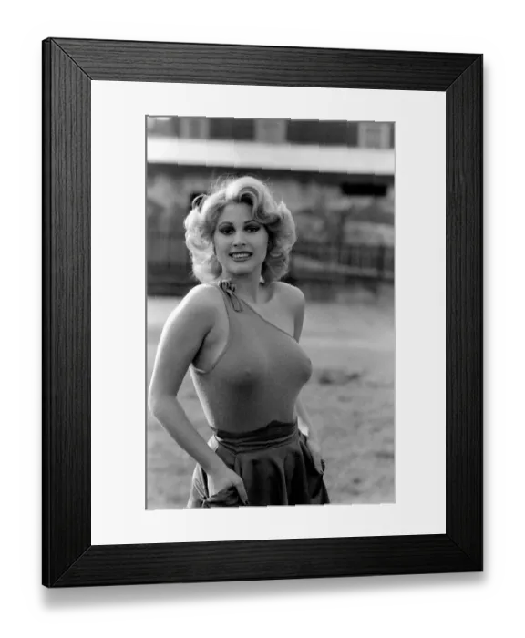 Framed Print : Glamour: Penina Golan. February 1975 75-01030