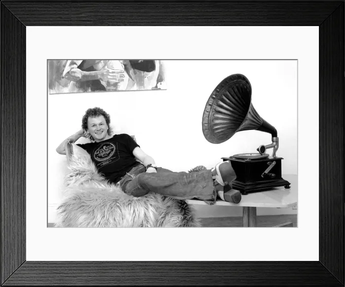 Framed Print : Singer / Songwriter / Musician: Mike Batt. February 1975 75-01143-005 Framed Print : Singer / Songwriter / Musician: Mike Batt. February 1975 75-01143-005