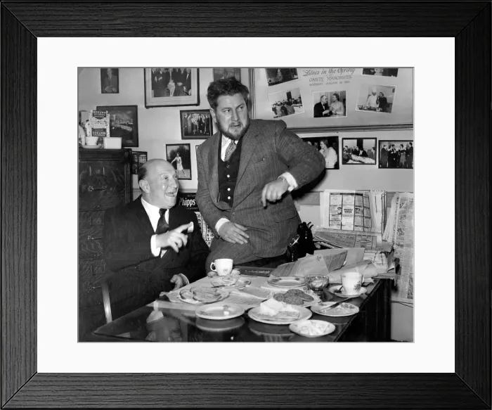 Framed Print : Peter Ustinov and Harry Buxton. Managing Director of Buxton Cinemas. April 1956 P007160