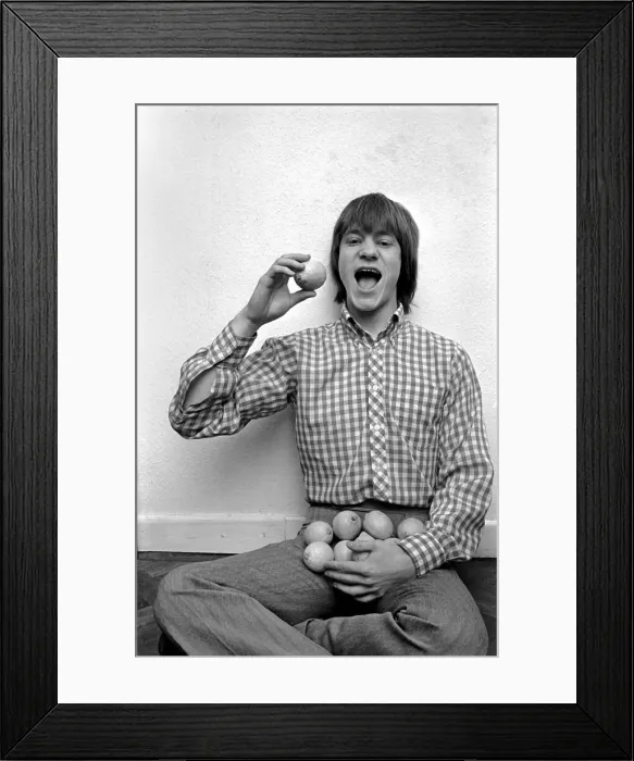 Framed Print : Champion Lemon Eater. Student Paul Natschowny of Hatfield Polytechnic Framed Print : Champion Lemon Eater. Student Paul Natschowny of Hatfield Polytechnic
