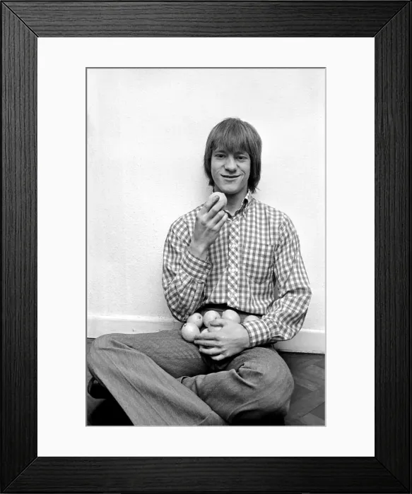 Framed Print : Champion Lemon Eater. Student Paul Natschowny of Hatfield Polytechnic Framed Print : Champion Lemon Eater. Student Paul Natschowny of Hatfield Polytechnic