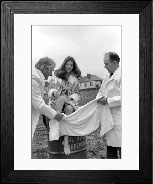 Framed Print : Glamour  /  Unusual  /  Humour: New detergent for removal of oil publicity stunt. Miss U. K