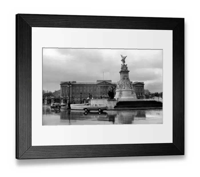 Framed Print : Buckingham Palace. February 1975 75-00836 Framed Print : Buckingham Palace. February 1975 75-00836