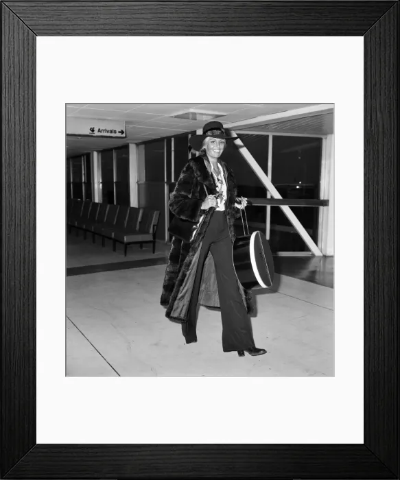 Framed Print : Dahlia Lavi, the Israeli actress, arrives at Heathrow Airport today from Miami for a two Framed Print : Dahlia Lavi, the Israeli actress, arrives at Heathrow Airport today from Miami for a two