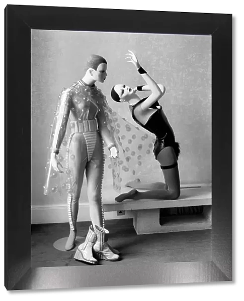 Unusual  /  Fashion. Science Fiction fashions. February 1975 75-00935-005
