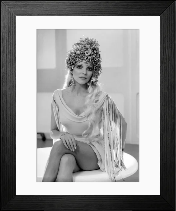 Framed Print : Actress Joan Collins. January 1975 75-00431-004 Framed Print : Actress Joan Collins. January 1975 75-00431-004