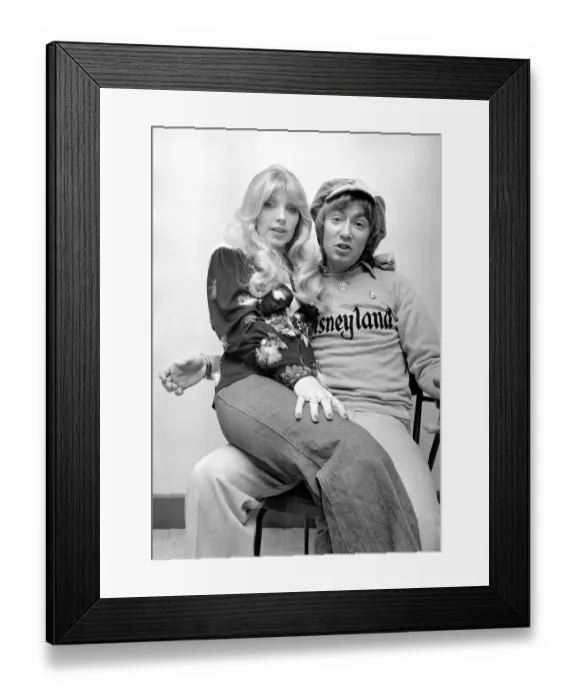 Framed Print : Lynsey De Paul and Barry Blue. January 1975 75-00607-001