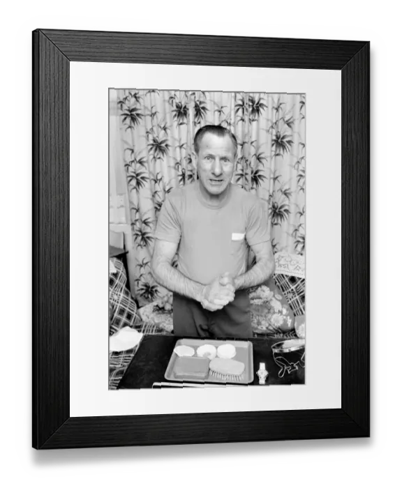 Framed Print : Entertainment: Clowns Blowey the clown seen here putting on his make-up before a