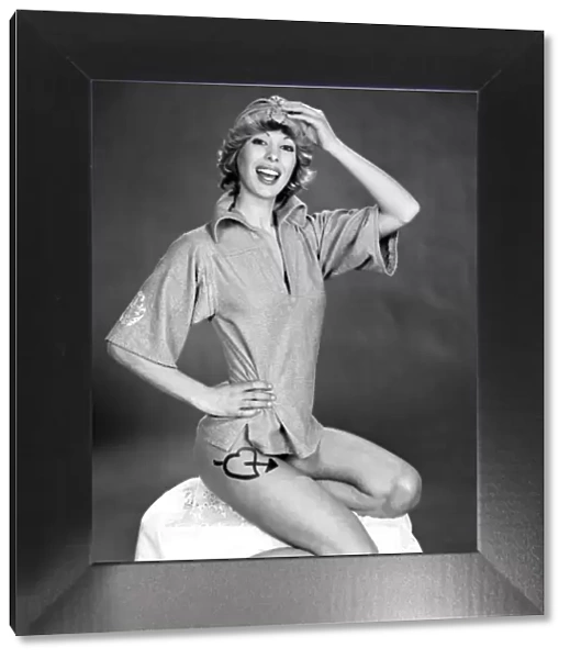Model: Nicki Howarth. February 1975 75-00717-001