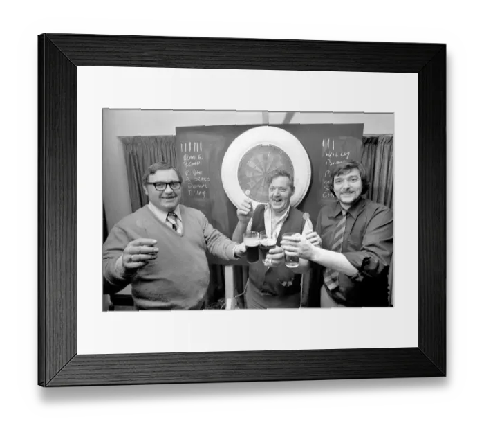 Framed Print : Darts. Allan Glazier. February 1975 75-00712-003 Framed Print : Darts. Allan Glazier. February 1975 75-00712-003