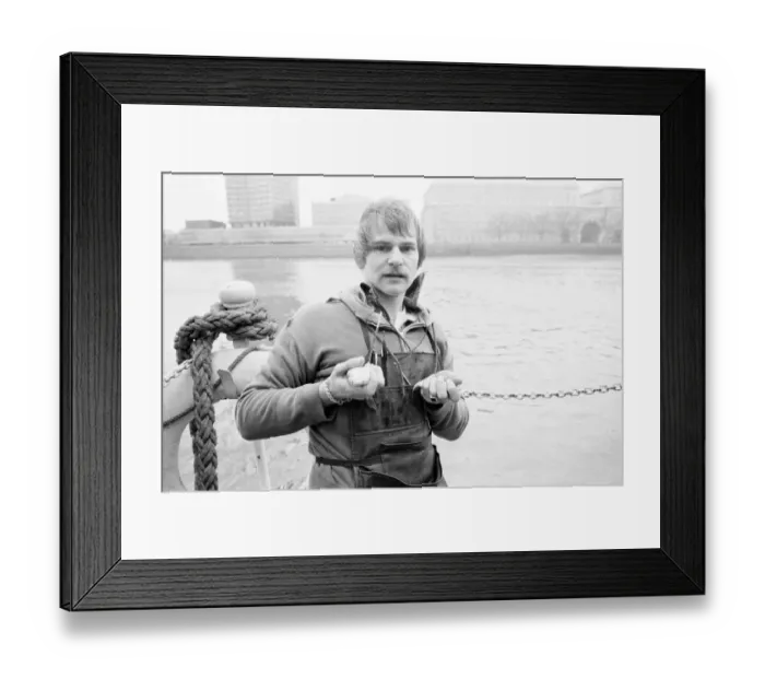 Framed Print : Catch of the day. Old man Thames gave a rich harvest when fishermen at the Westminster Framed Print : Catch of the day. Old man Thames gave a rich harvest when fishermen at the Westminster