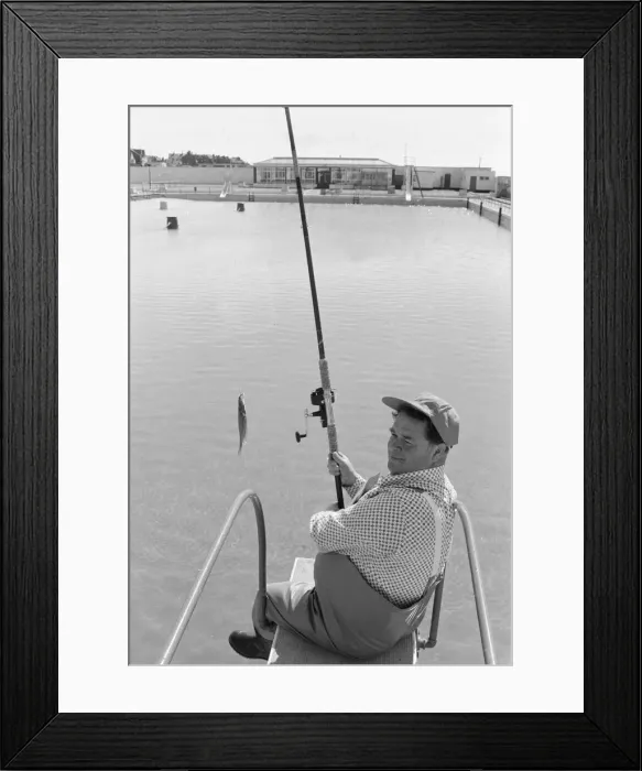Framed Print : A Great Plaice for Fishing. St Annes on Sea, Lancashire Framed Print : A Great Plaice for Fishing. St Annes on Sea, Lancashire