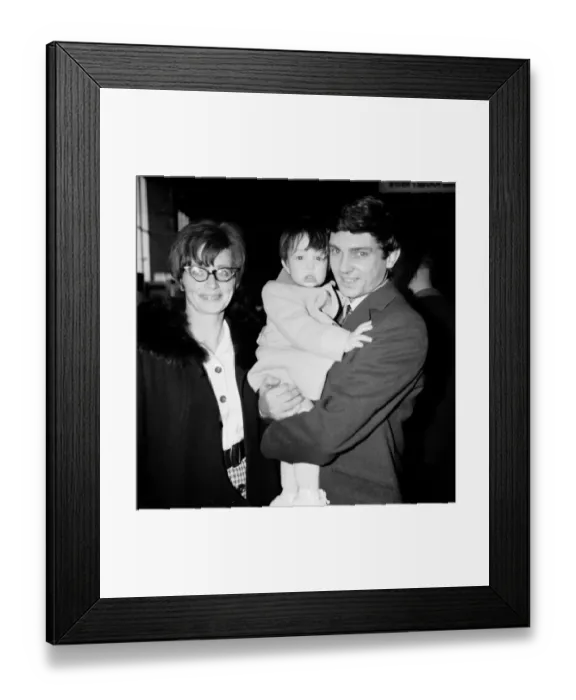 Framed Print : Pop Singer Gene Pitney arriving at London Airport with his wife Lynne and son Todd