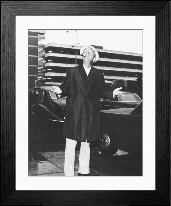 : Bing Crosby Entertainer in London dbase msi : Bing Crosby Entertainer in London dbase msi