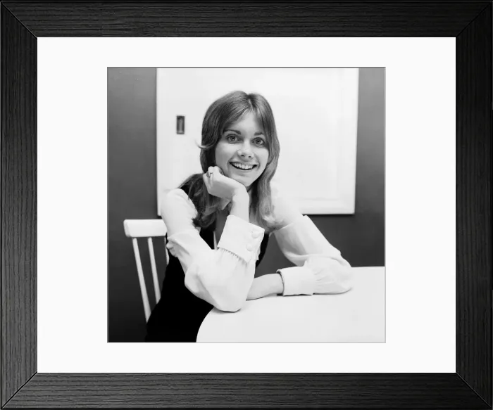 Framed Print : Australian singer Olivia Newton-John who is to appear with Cliff Richard on a Christmas