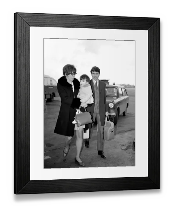 Framed Print : American pop Singer Gene Pitney arriving at London Airport with his wife Lynne Framed Print : American pop Singer Gene Pitney arriving at London Airport with his wife Lynne