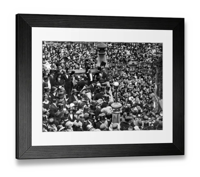 Framed Print : The Head boy at Harrow Public school calls for cheers for the Premier as he leaves
