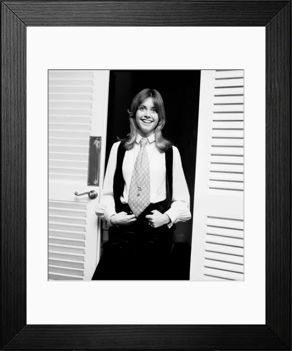 Framed Print : Australian singer Olivia Newton-John who is to appear with Cliff Richard on a Christmas Framed Print : Australian singer Olivia Newton-John who is to appear with Cliff Richard on a Christmas