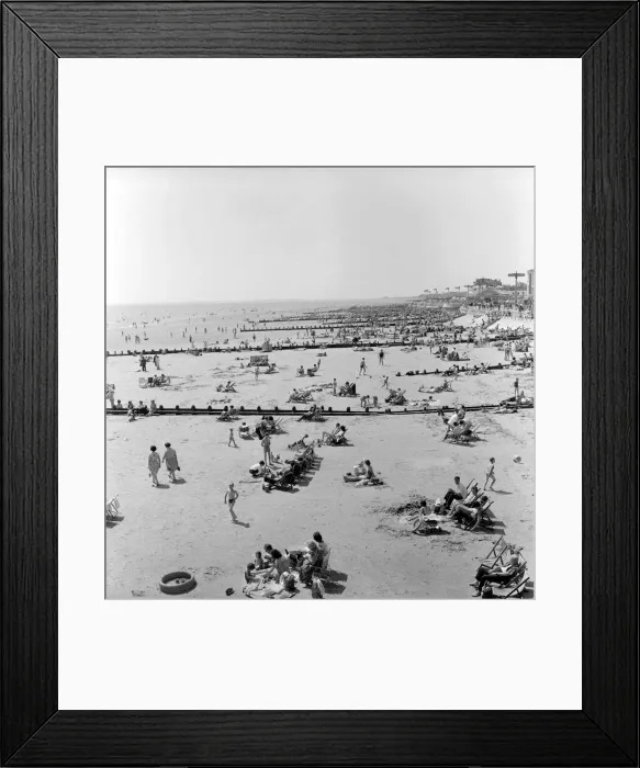 Framed Print : Summer scenes at Bognor Regis, West beach. Sunbathers enjoying the weather Framed Print : Summer scenes at Bognor Regis, West beach. Sunbathers enjoying the weather