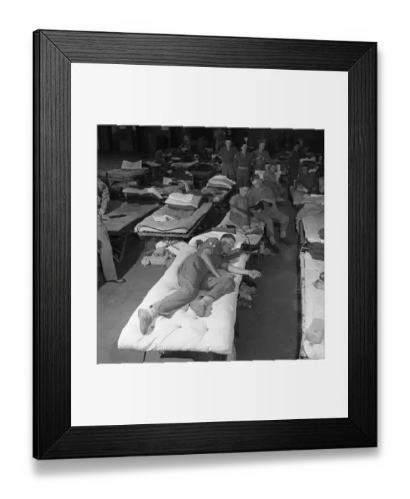 Framed Print : Men of the Lancashire Fusiliers set up home in a hanger in Nairobi in Kenya during