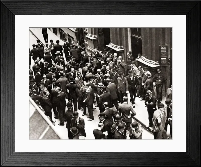 Framed Print : London Stock Exchange Busy men dealing the the buying and selling of shares