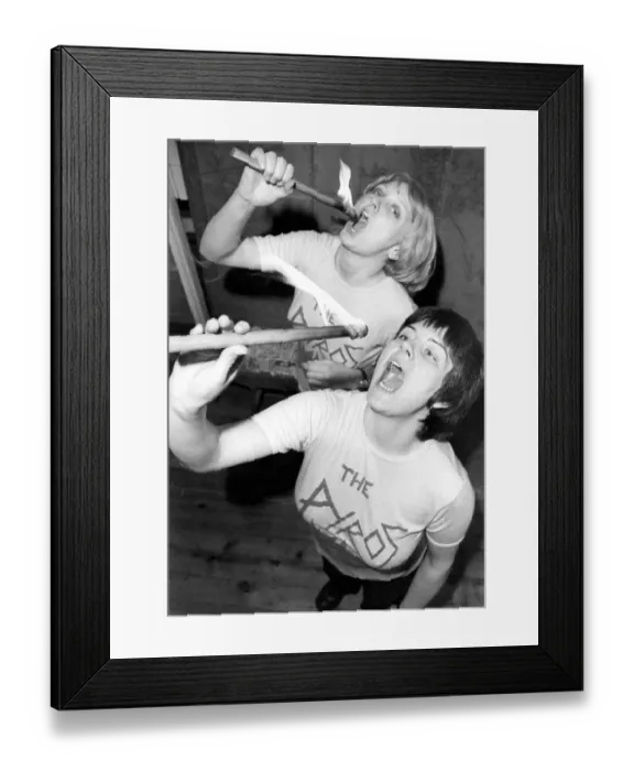 Framed Print : Fire eaters Sally Brown and Sue Kennedy of the South Tyneside community arts in March