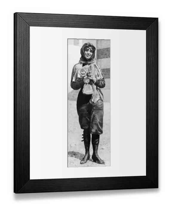 Framed Print : Miss Hariet Quimbey who was the first woman in the UK to get a pilots licence