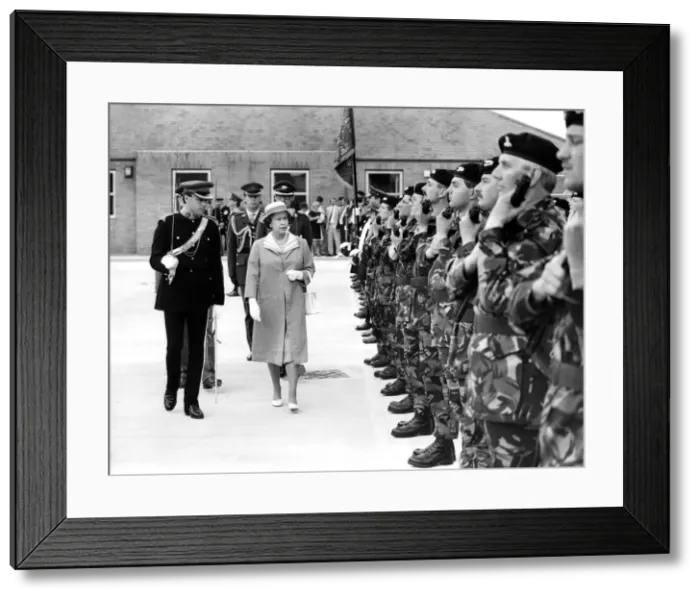 Framed Print : Queen Elizabeth II visits the new TA Centre at Cramlington Framed Print : Queen Elizabeth II visits the new TA Centre at Cramlington