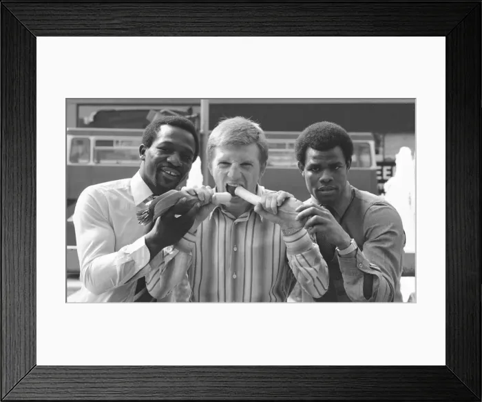 Framed Print : Kirkland Laing left has vowed to plug the leaks in his defence when he bids to win Framed Print : Kirkland Laing left has vowed to plug the leaks in his defence when he bids to win