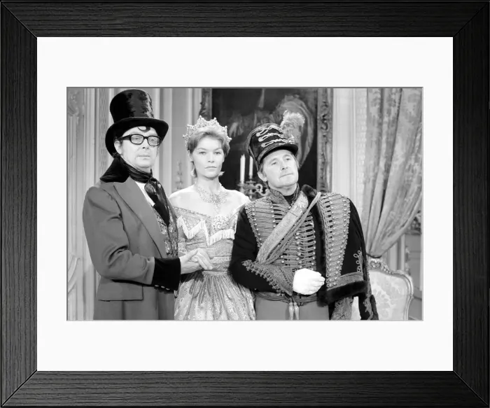 Framed Print : Eric Morcambe and Ernie Wise with Glenda Jackson. Eric Morcambe Framed Print : Eric Morcambe and Ernie Wise with Glenda Jackson. Eric Morcambe