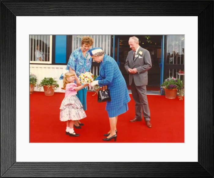 Framed Print : Queen Elizabeth II visits Alcans smelter in Lynemouth Framed Print : Queen Elizabeth II visits Alcans smelter in Lynemouth