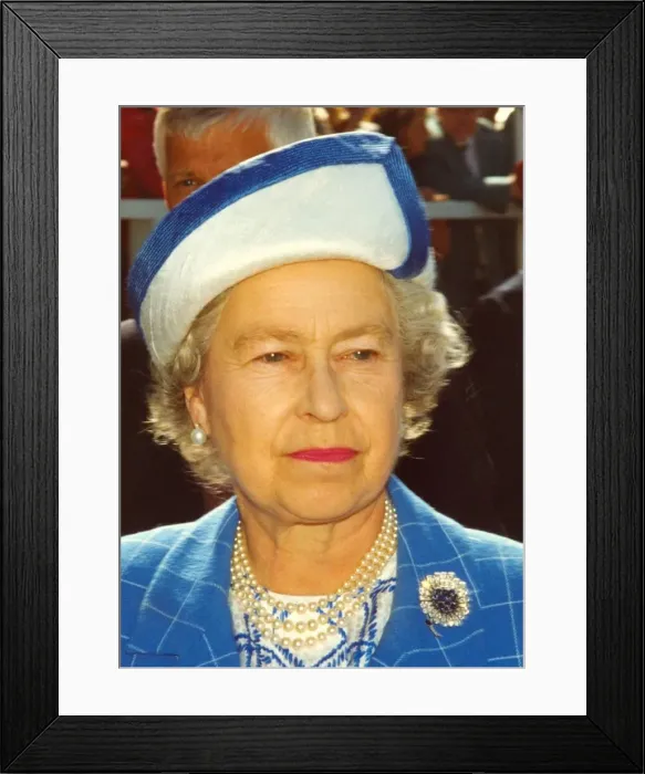 Framed Print : Queen Elizabeth II at Newcastles Gosforth Park Racecourse on the Northumberland