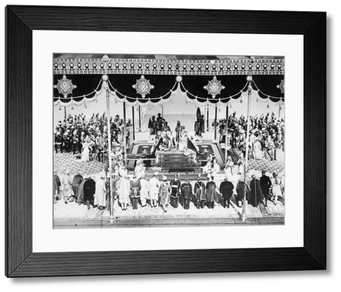 Framed Print : Royal Visit of King George V and Queen Mary to India. Punjab Princes paying homage Framed Print : Royal Visit of King George V and Queen Mary to India. Punjab Princes paying homage