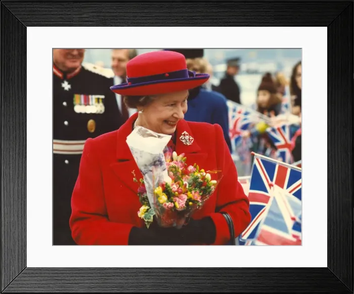 Framed Print : Queen Elizabeth II visits the North East to officially open the Blaydon Bridge Framed Print : Queen Elizabeth II visits the North East to officially open the Blaydon Bridge