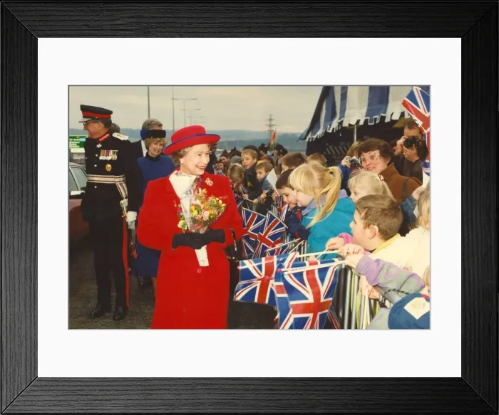 Framed Print : Queen Elizabeth II visits the North East to officially open the Blaydon Bridge Framed Print : Queen Elizabeth II visits the North East to officially open the Blaydon Bridge