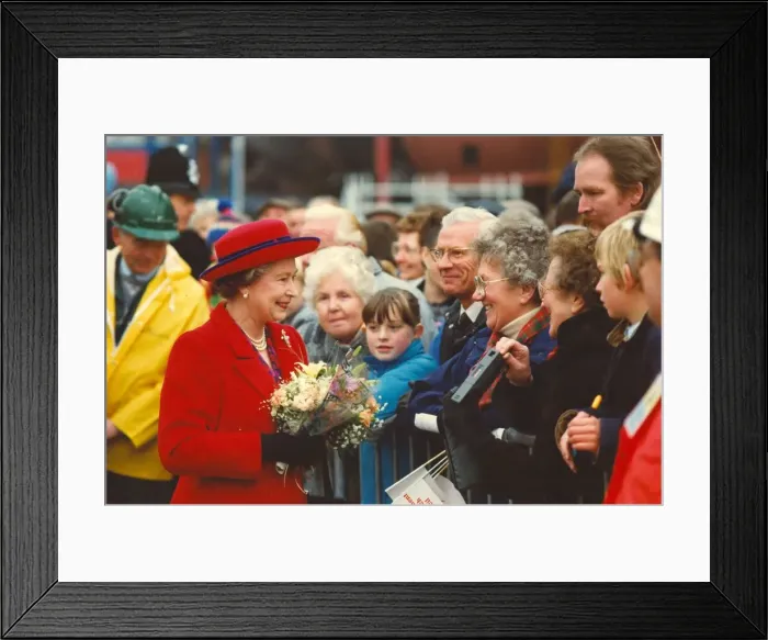 Framed Print : Queen Elizabeth II visits the North East to officially open the Blaydon Bridge Framed Print : Queen Elizabeth II visits the North East to officially open the Blaydon Bridge
